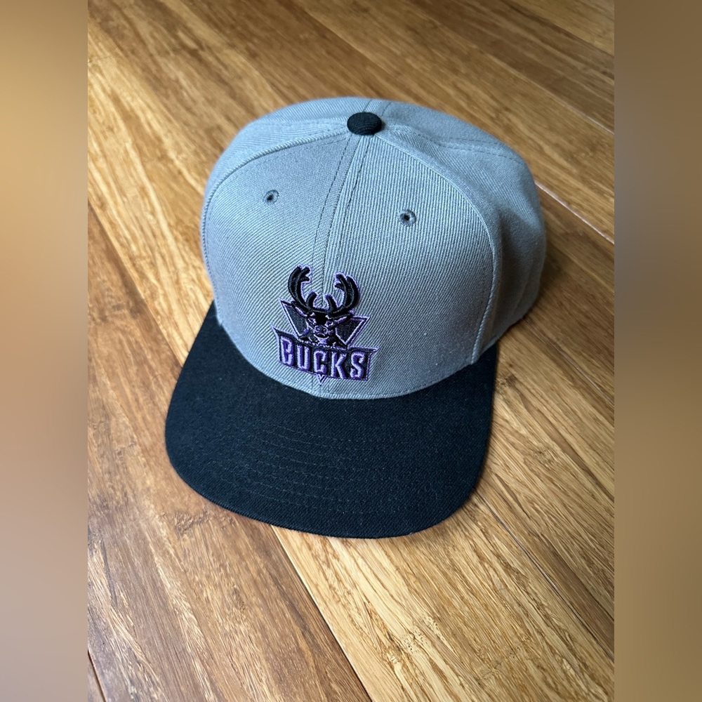 Mitchell & Ness Milwaukee Bucks Snapback